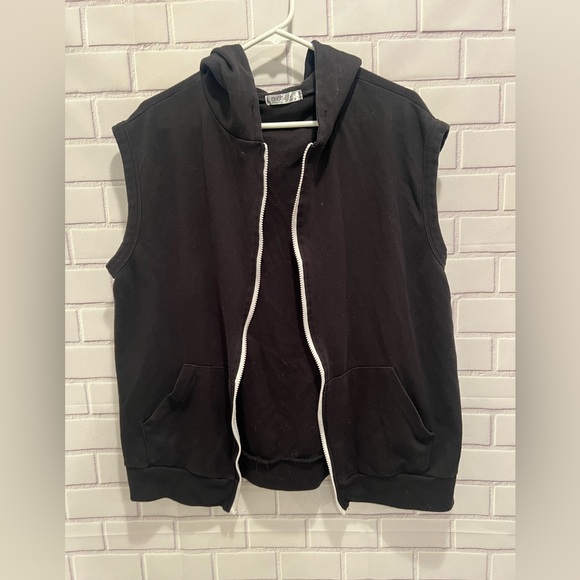 OHOO & COMPANY black hoodie -vest /size L - Picture 1 of 7